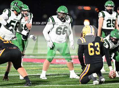 Thumbnail 1 in Highland vs. Avon (OHSAA Division 2 Regional Final) photogallery.