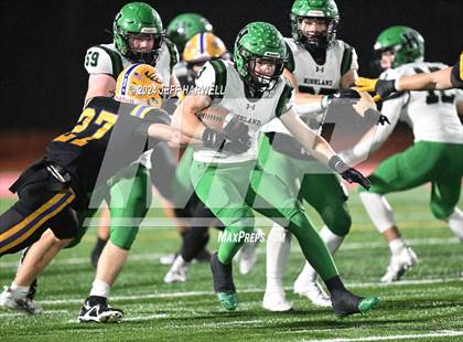 Thumbnail 2 in Highland vs. Avon (OHSAA Division 2 Regional Final) photogallery.