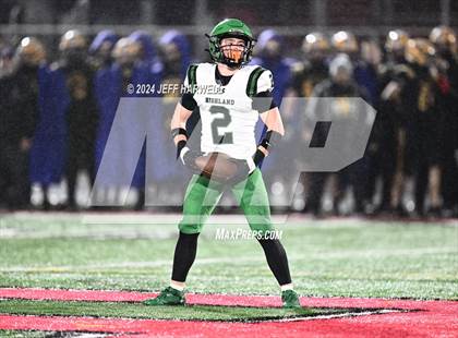 Thumbnail 2 in Highland vs. Avon (OHSAA Division 2 Regional Final) photogallery.