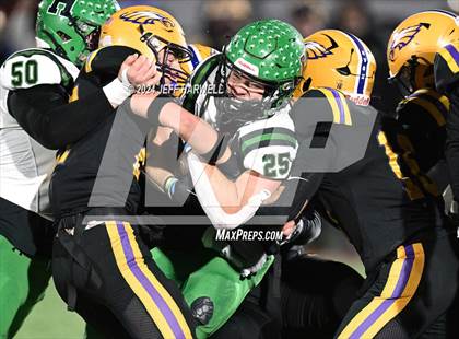 Thumbnail 1 in Highland vs. Avon (OHSAA Division 2 Regional Final) photogallery.