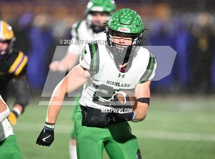 Thumbnail 1 in Highland vs. Avon (OHSAA Division 2 Regional Final) photogallery.