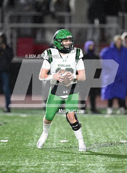 Thumbnail 2 in Highland vs. Avon (OHSAA Division 2 Regional Final) photogallery.