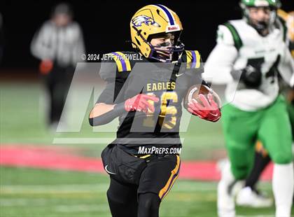 Thumbnail 1 in Highland vs. Avon (OHSAA Division 2 Regional Final) photogallery.