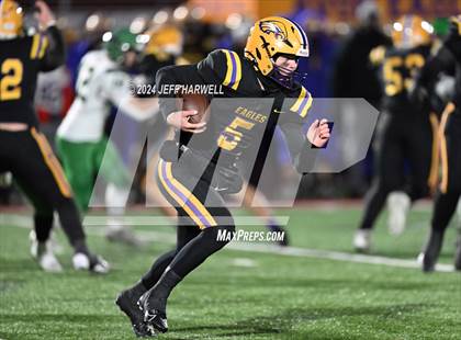 Thumbnail 3 in Highland vs. Avon (OHSAA Division 2 Regional Final) photogallery.