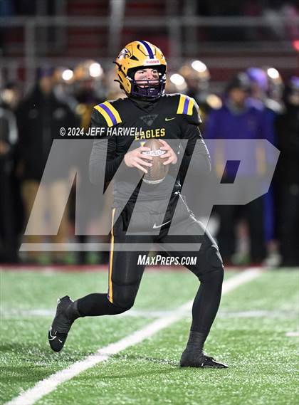 Thumbnail 1 in Highland vs. Avon (OHSAA Division 2 Regional Final) photogallery.