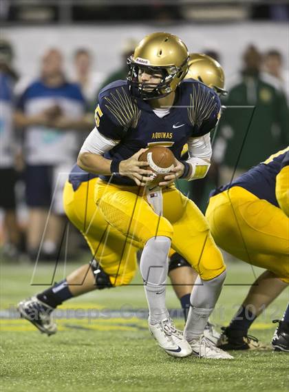 Thumbnail 3 in Lincoln vs. St. Thomas Aquinas (FHSAA 7A Final) photogallery.