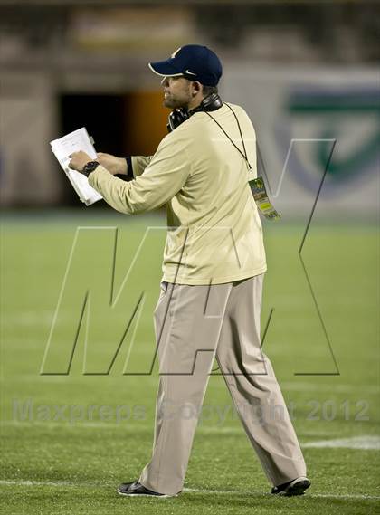 Thumbnail 1 in Lincoln vs. St. Thomas Aquinas (FHSAA 7A Final) photogallery.