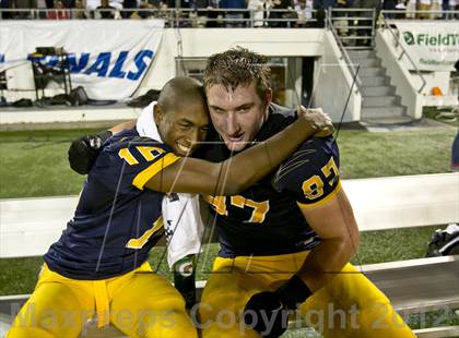 Thumbnail 1 in Lincoln vs. St. Thomas Aquinas (FHSAA 7A Final) photogallery.