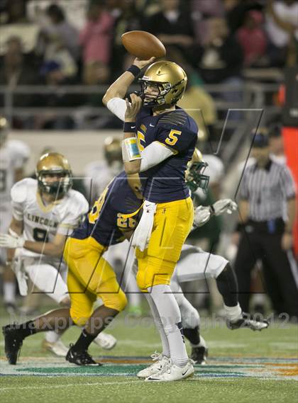 Thumbnail 1 in Lincoln vs. St. Thomas Aquinas (FHSAA 7A Final) photogallery.