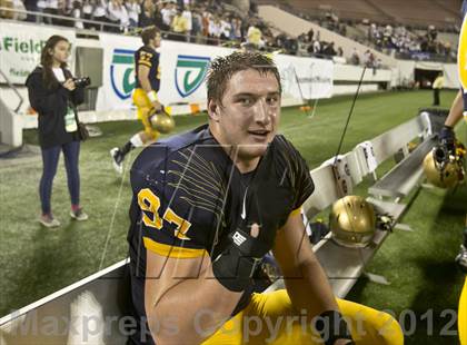 Thumbnail 3 in Lincoln vs. St. Thomas Aquinas (FHSAA 7A Final) photogallery.