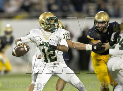 Thumbnail 2 in Lincoln vs. St. Thomas Aquinas (FHSAA 7A Final) photogallery.