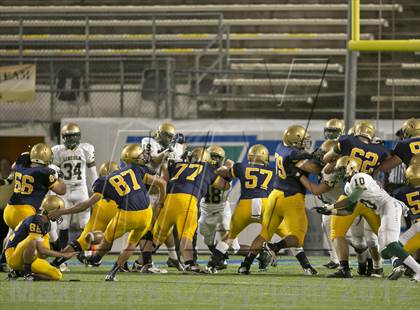 Thumbnail 2 in Lincoln vs. St. Thomas Aquinas (FHSAA 7A Final) photogallery.