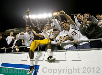 Thumbnail 2 in Lincoln vs. St. Thomas Aquinas (FHSAA 7A Final) photogallery.