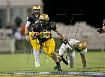 Thumbnail 3 in Lincoln vs. St. Thomas Aquinas (FHSAA 7A Final) photogallery.