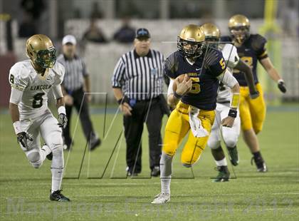 Thumbnail 2 in Lincoln vs. St. Thomas Aquinas (FHSAA 7A Final) photogallery.