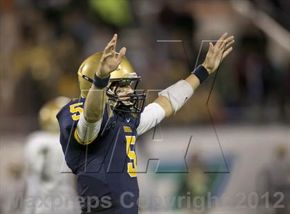 Thumbnail 1 in Lincoln vs. St. Thomas Aquinas (FHSAA 7A Final) photogallery.