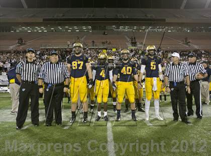 Thumbnail 1 in Lincoln vs. St. Thomas Aquinas (FHSAA 7A Final) photogallery.