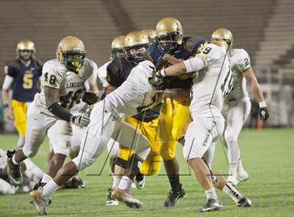 Thumbnail 1 in Lincoln vs. St. Thomas Aquinas (FHSAA 7A Final) photogallery.