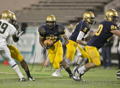 Thumbnail 3 in Lincoln vs. St. Thomas Aquinas (FHSAA 7A Final) photogallery.