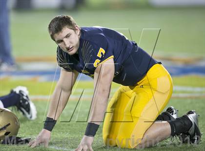 Thumbnail 3 in Lincoln vs. St. Thomas Aquinas (FHSAA 7A Final) photogallery.