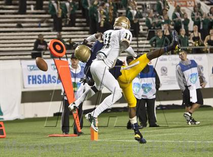 Thumbnail 1 in Lincoln vs. St. Thomas Aquinas (FHSAA 7A Final) photogallery.