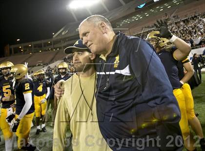 Thumbnail 3 in Lincoln vs. St. Thomas Aquinas (FHSAA 7A Final) photogallery.