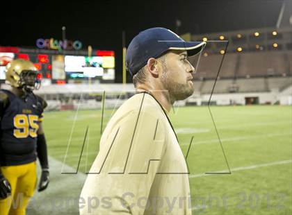 Thumbnail 2 in Lincoln vs. St. Thomas Aquinas (FHSAA 7A Final) photogallery.