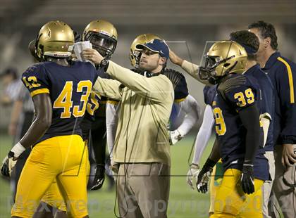 Thumbnail 3 in Lincoln vs. St. Thomas Aquinas (FHSAA 7A Final) photogallery.