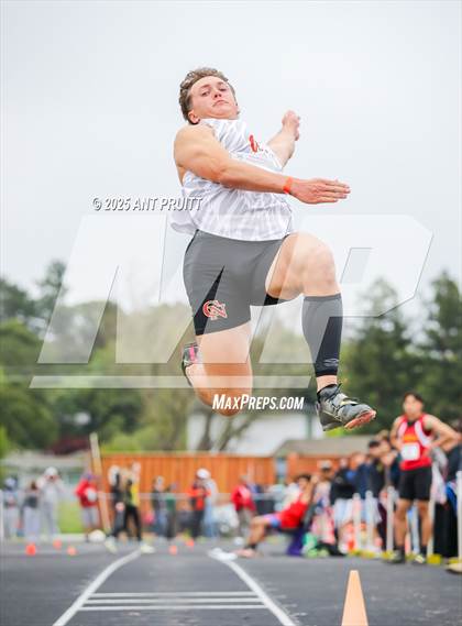 Thumbnail 3 in Bryan Bradley Viking Track Classic (Long Jump) photogallery.