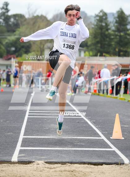 Thumbnail 2 in Bryan Bradley Viking Track Classic (Long Jump) photogallery.