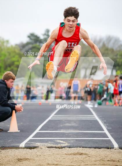 Thumbnail 3 in Bryan Bradley Viking Track Classic (Long Jump) photogallery.