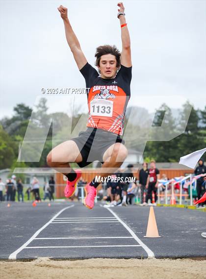 Thumbnail 2 in Bryan Bradley Viking Track Classic (Long Jump) photogallery.