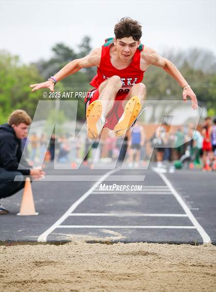 Thumbnail 2 in Bryan Bradley Viking Track Classic (Long Jump) photogallery.