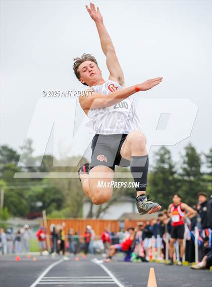 Thumbnail 2 in Bryan Bradley Viking Track Classic (Long Jump) photogallery.