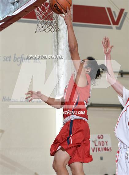 Thumbnail 1 in Lindhurst vs. Victory Christian (Viking Classic) photogallery.