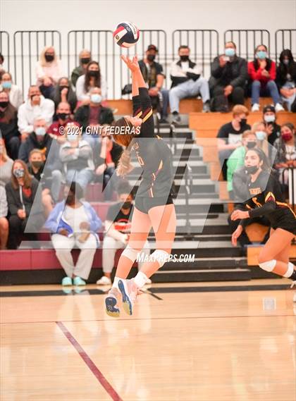 Thumbnail 3 in Las Lomas vs Northgate (NCS D2 Round1 Playoff) photogallery.