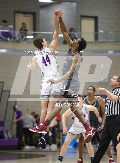 Thumbnail 2 in Norland vs. Lehi (Lehi Holiday Hoopfest) photogallery.