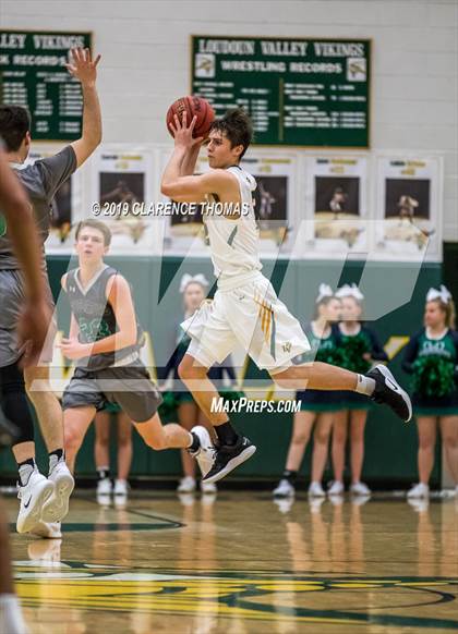 Thumbnail 2 in Woodgrove @ Loudoun Valley photogallery.