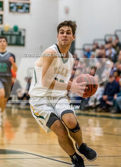Thumbnail 1 in Woodgrove @ Loudoun Valley photogallery.