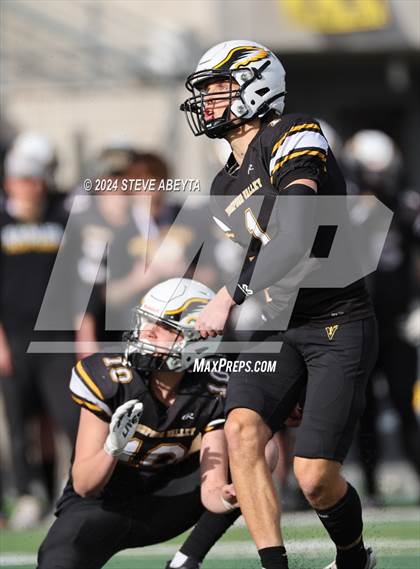 Thumbnail 2 in Mead vs. Thompson Valley (CHSAA 3A Championship) photogallery.