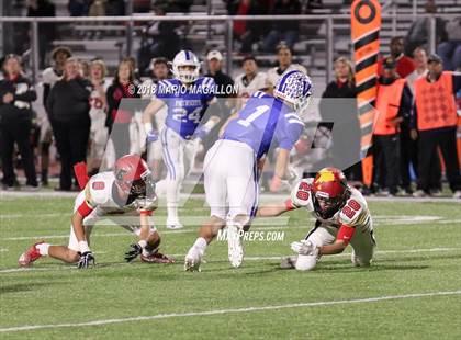 Thumbnail 2 in Victoria East vs Veterans Memorial (UIL 5A Bi-District Playoff) photogallery.