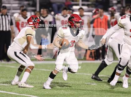 Thumbnail 3 in Victoria East vs Veterans Memorial (UIL 5A Bi-District Playoff) photogallery.