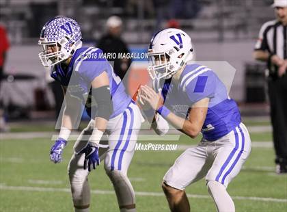 Thumbnail 1 in Victoria East vs Veterans Memorial (UIL 5A Bi-District Playoff) photogallery.