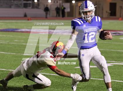Thumbnail 2 in Victoria East vs Veterans Memorial (UIL 5A Bi-District Playoff) photogallery.