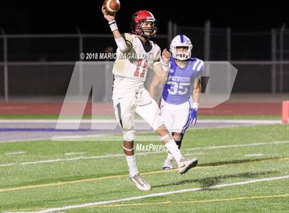 Thumbnail 1 in Victoria East vs Veterans Memorial (UIL 5A Bi-District Playoff) photogallery.