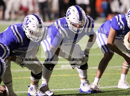 Thumbnail 1 in Victoria East vs Veterans Memorial (UIL 5A Bi-District Playoff) photogallery.