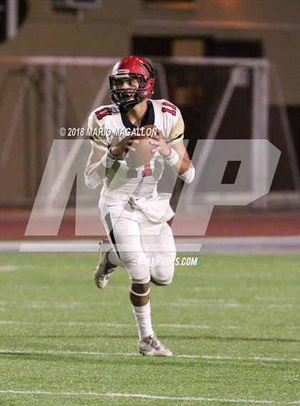 Thumbnail 2 in Victoria East vs Veterans Memorial (UIL 5A Bi-District Playoff) photogallery.