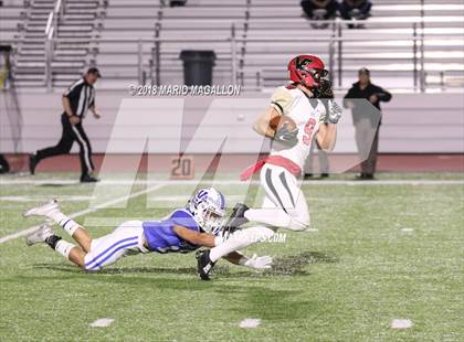 Thumbnail 3 in Victoria East vs Veterans Memorial (UIL 5A Bi-District Playoff) photogallery.