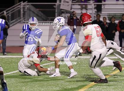 Thumbnail 3 in Victoria East vs Veterans Memorial (UIL 5A Bi-District Playoff) photogallery.
