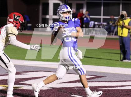 Thumbnail 3 in Victoria East vs Veterans Memorial (UIL 5A Bi-District Playoff) photogallery.